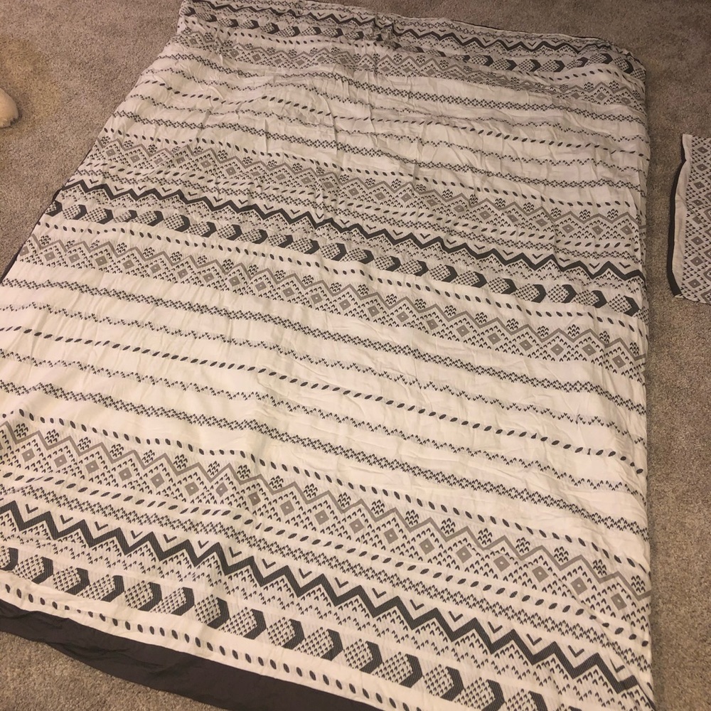 Twin Comforter Set